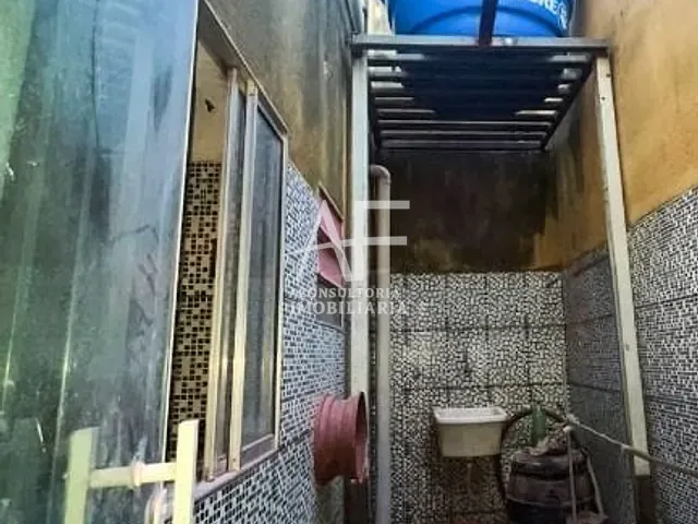 Galpão / Barracão com 300m², à venda, no bairro Jardim Ana Rosa em Taubaté