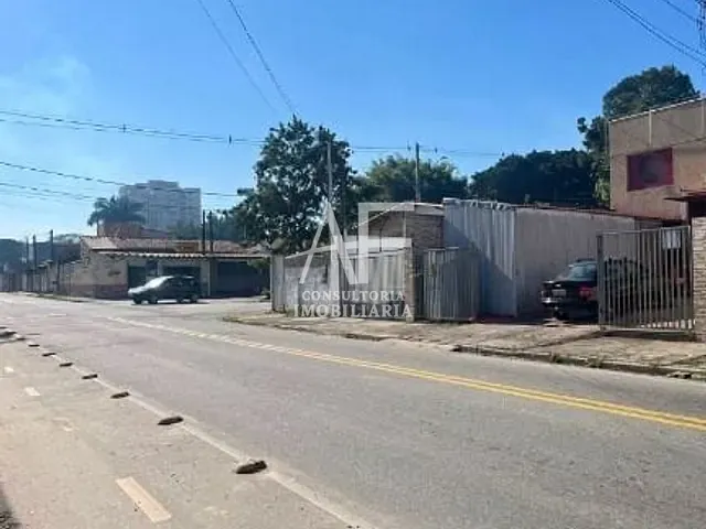 Galpão / Barracão com 300m², à venda, no bairro Jardim Ana Rosa em Taubaté