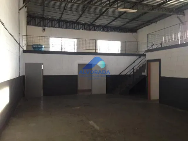 Galpão / Barracão com 1000m², à venda, no bairro Chácaras Reunidas em São José dos Campos