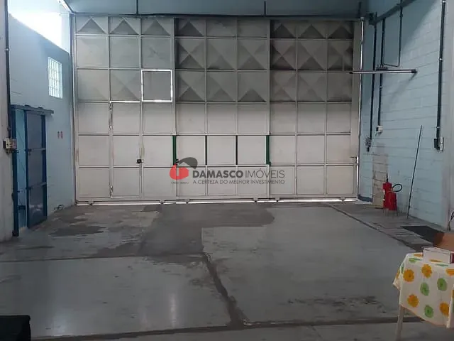 Galpão / Barracão com 300m², para alugar, no bairro Jardim Aclimação em Santo André