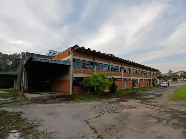 Galpão / Barracão com 11166m², para alugar, no bairro Empresarial Paoletti (Jordanésia) em Cajamar