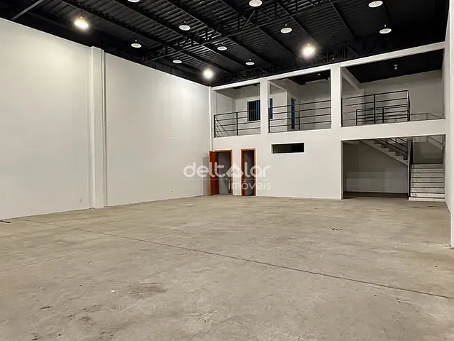 Galpão / Barracão com 180m², para alugar, no bairro Acaiaca em Belo Horizonte
