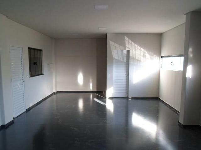 Galpão / Barracão com 600m², à venda, no bairro Jardim Ana Eliza em Cambé