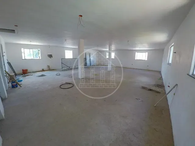Galpão / Barracão com 240m², para alugar, no bairro Jardim Casa Grande em São Paulo