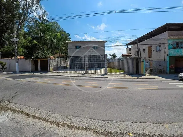 Galpão / Barracão com 240m², para alugar, no bairro Jardim Casa Grande em São Paulo