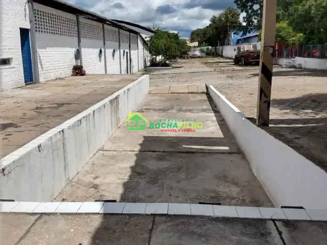 Galpão / Barracão com 2000m², para alugar, no bairro Distrito Industrial em Teresina