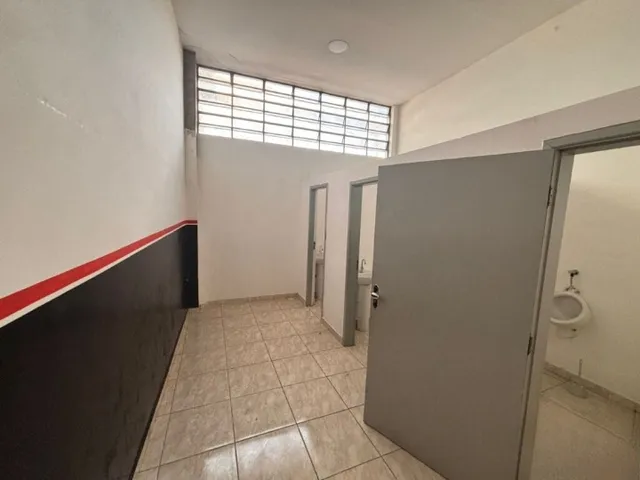 Galpão / Barracão à venda ou para alugar, no bairro Parque das Nações em Santo André