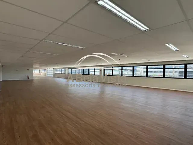 Galpão / Barracão com 5020m², para alugar, no bairro Tamboré em Barueri