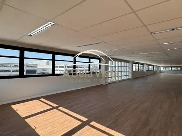 Galpão / Barracão com 5020m², para alugar, no bairro Tamboré em Barueri