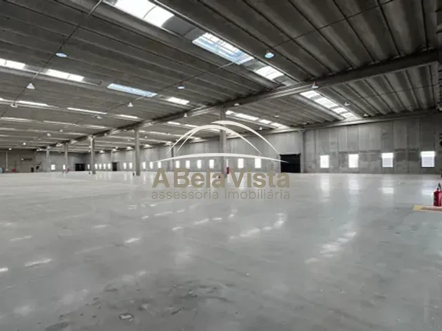 Galpão / Barracão com 5020m², para alugar, no bairro Tamboré em Barueri