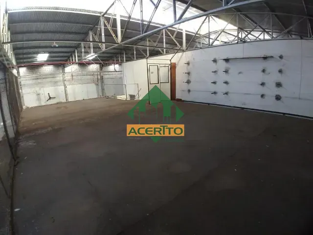 Galpão / Barracão com 690m², para alugar, no bairro Bairro das Bandeiras em Araçatuba