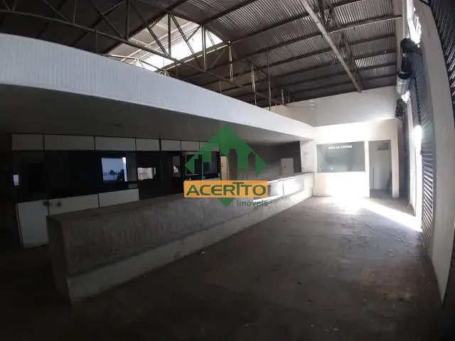 Galpão / Barracão com 690m², para alugar, no bairro Bairro das Bandeiras em Araçatuba