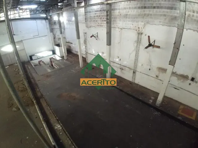 Galpão / Barracão com 690m², para alugar, no bairro Bairro das Bandeiras em Araçatuba