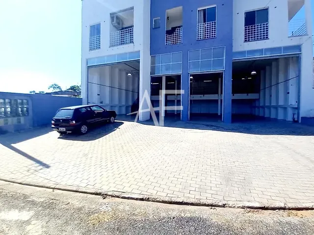 Galpão / Barracão com 300m², para alugar, no bairro Granjas Reunidas São Goncalo em Taubaté