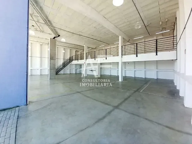 Galpão / Barracão com 300m², para alugar, no bairro Granjas Reunidas São Goncalo em Taubaté