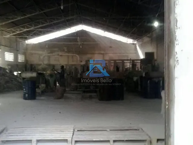 Galpão / Barracão com 850m², à venda, no bairro Pimentas em Guarulhos