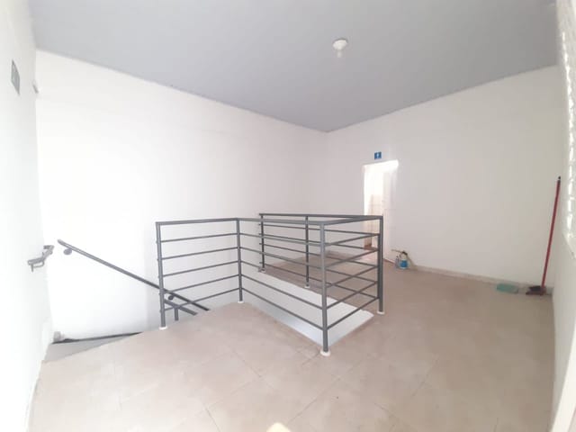 Galpão / Barracão com 210m², para alugar, no bairro Nova Gerty em São Caetano do Sul