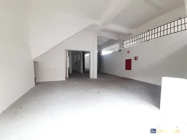 Galpão / Barracão com 210m², para alugar, no bairro Nova Gerty em São Caetano do Sul