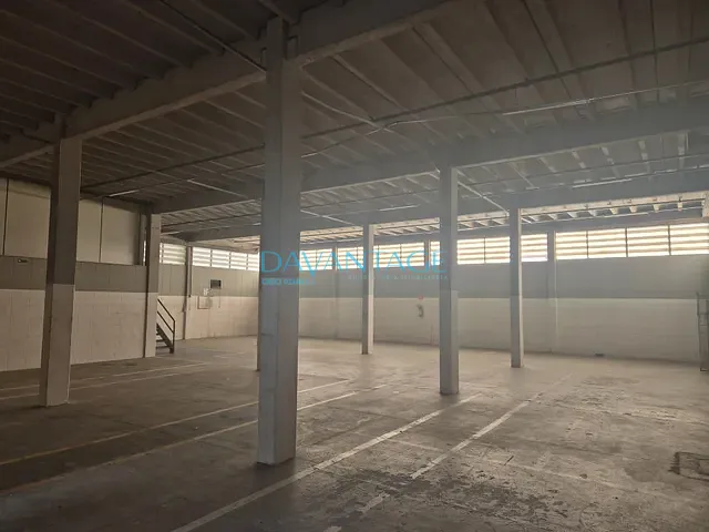 Galpão / Barracão com 710m², para alugar, no bairro Paraíso (Polvilho) em Cajamar