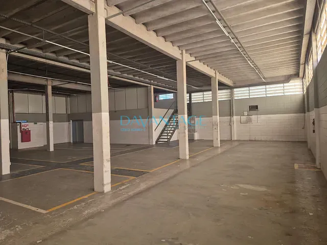 Galpão / Barracão com 710m², para alugar, no bairro Paraíso (Polvilho) em Cajamar