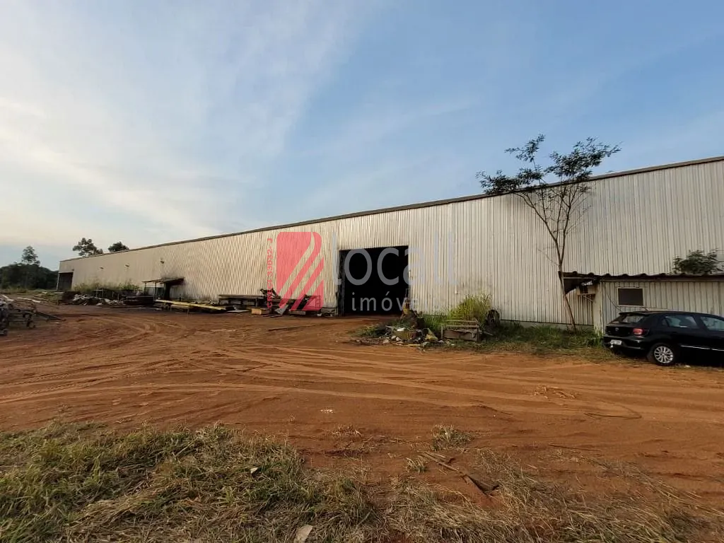 Galpão / Depósito / Armazém  à venda e aluguel, 30000m² — foto 1 de 6