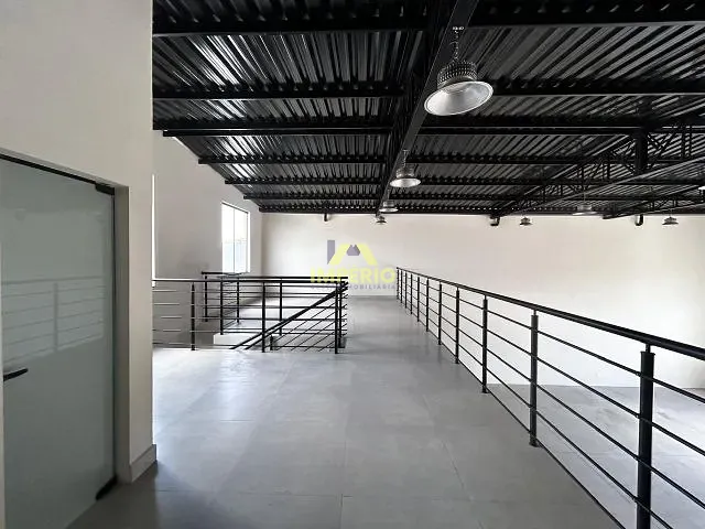 Galpão / Barracão com 300m², para alugar, no bairro Jardim Guarujá em Salto