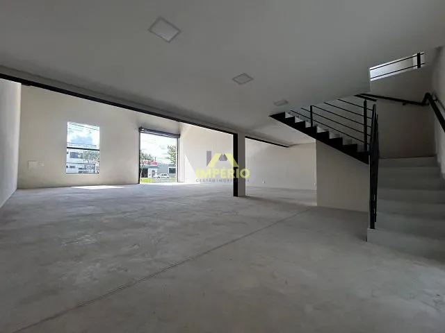 Galpão / Barracão com 300m², para alugar, no bairro Jardim Guarujá em Salto