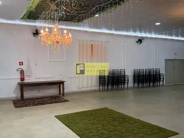 Galpão / Barracão com 1000m², para alugar, no bairro Núcleo Urbano Monte Carlo em Guapiaçu