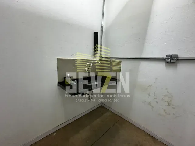 Galpão / Barracão com 908m², para alugar, no bairro Jardim Mary em Bauru