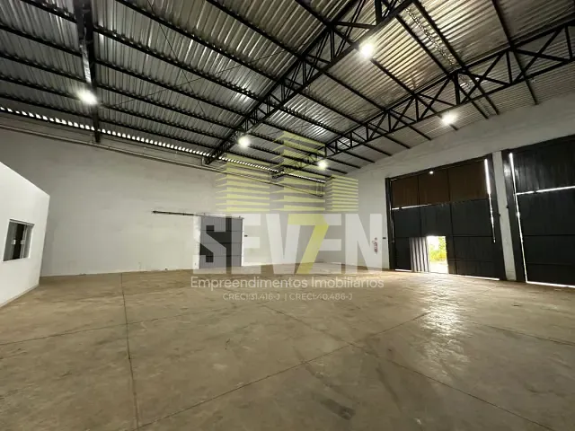 Galpão / Barracão com 908m², para alugar, no bairro Jardim Mary em Bauru