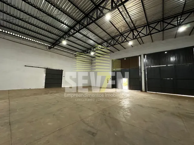 Galpão / Barracão com 908m², para alugar, no bairro Jardim Mary em Bauru