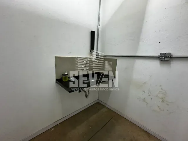 Galpão / Barracão com 908m², para alugar, no bairro Jardim Mary em Bauru