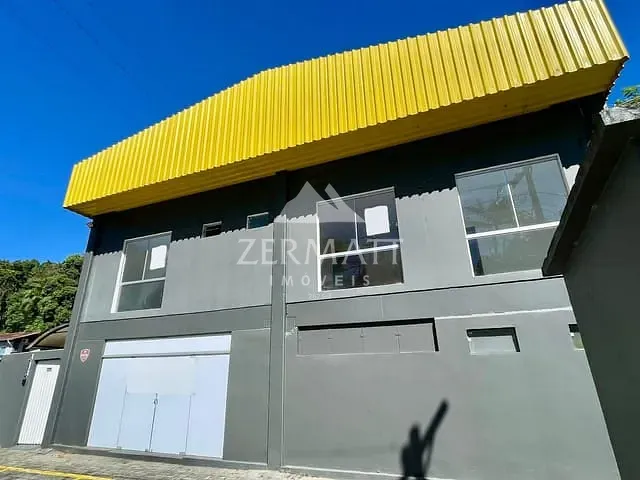 Galpão / Barracão com 1045m², para alugar, no bairro Salto Weissbach em Blumenau