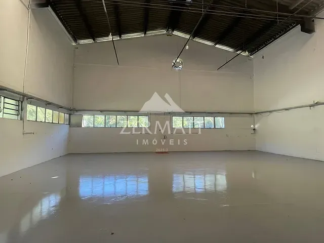 Galpão / Barracão com 1045m², para alugar, no bairro Salto Weissbach em Blumenau