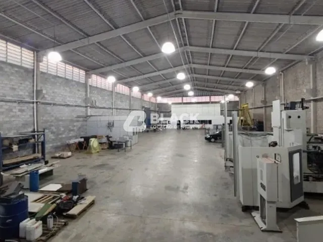 Galpão / Barracão com 3540m², à venda ou para alugar, no bairro Iporanga em Sorocaba