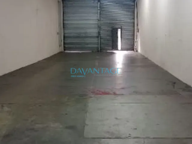 Galpão / Barracão com 200m², para alugar, no bairro Jardim Santo Elias em São Paulo