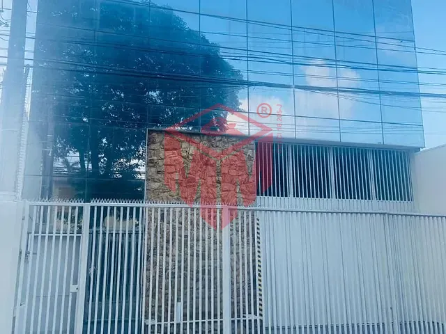 Galpão / Barracão à venda ou para alugar, no bairro Vila Sacadura Cabral em Santo André