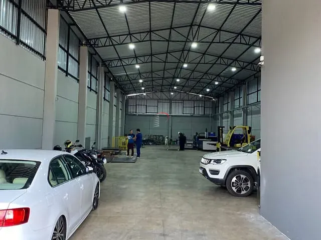 Galpão / Barracão com 650m², à venda, no bairro Indústrias Leves em Londrina