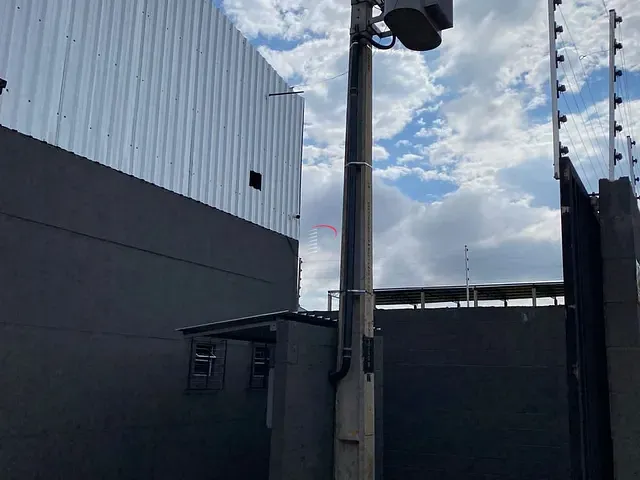 Galpão / Barracão com 650m², à venda, no bairro Indústrias Leves em Londrina