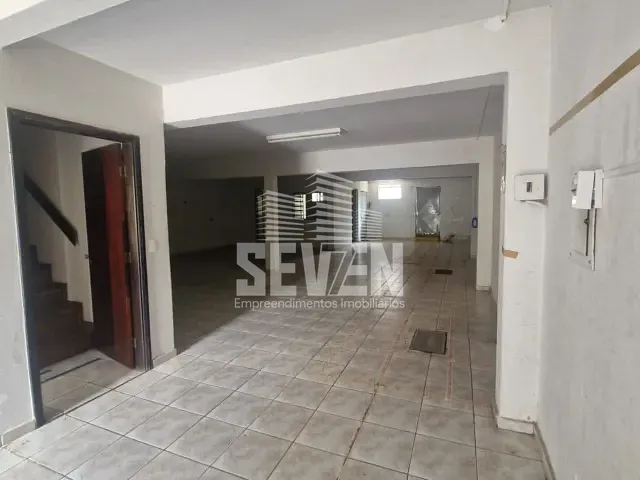 Galpão / Barracão com 300m², à venda ou para alugar, no bairro Jardim José Kalil em Bauru