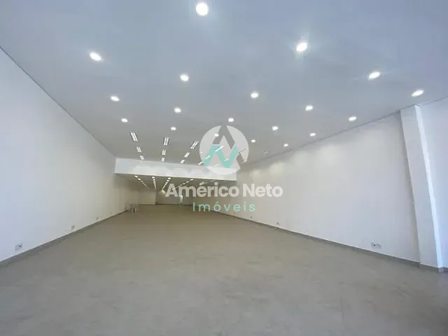 Galpão / Barracão com 820m², para alugar, no bairro Santo Antônio em São Caetano do Sul