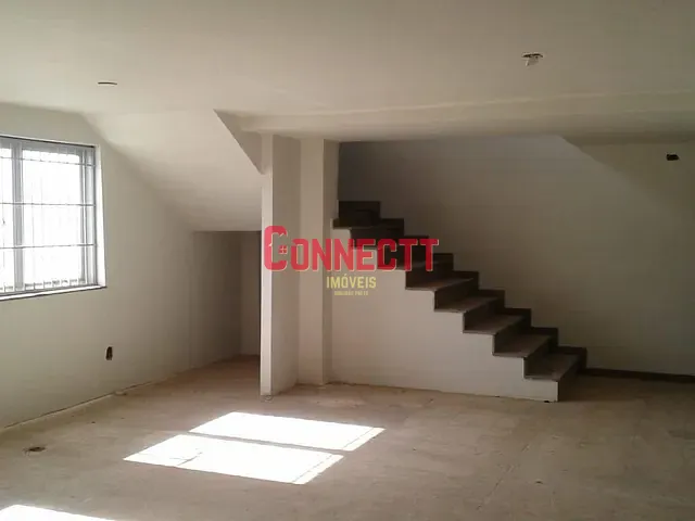 Galpão / Barracão com 750m², para alugar, no bairro Ipiranga em Ribeirão Preto