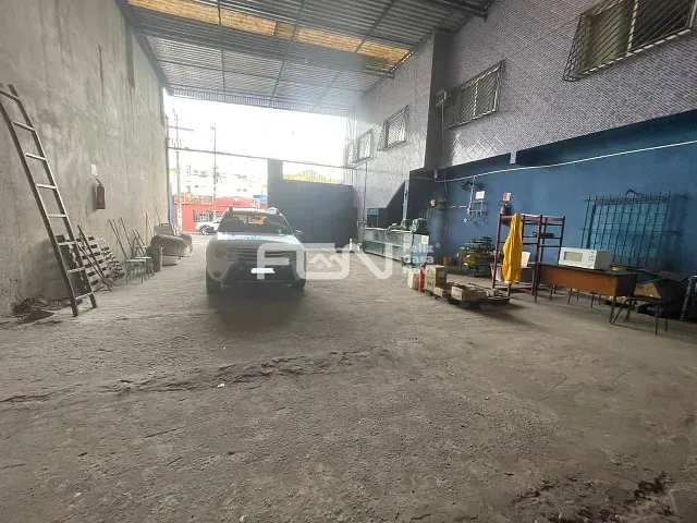 Galpão / Barracão com 240m², à venda ou para alugar, no bairro Centro em Camaçari