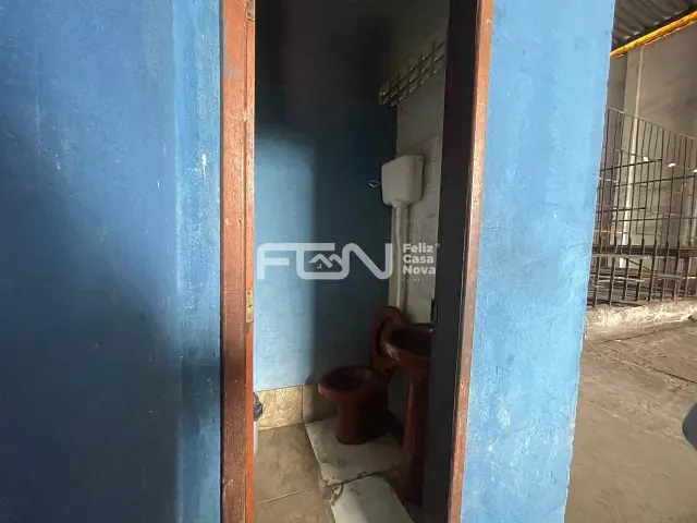 Galpão / Barracão com 240m², à venda ou para alugar, no bairro Centro em Camaçari