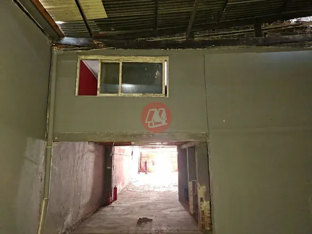 Galpão / Barracão com 295m², para alugar, no bairro Partenon em Porto Alegre