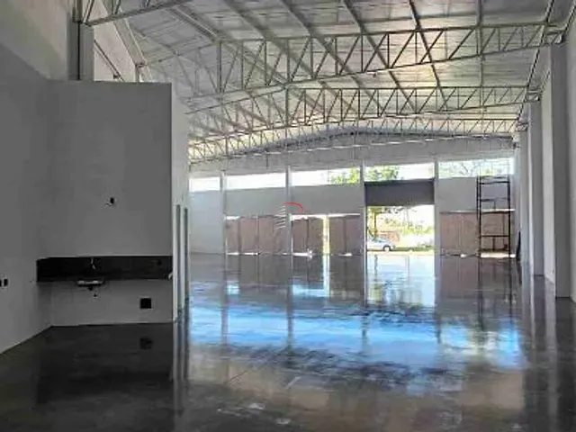 Galpão / Barracão com 634m², para alugar, no bairro Messiânico em Londrina
