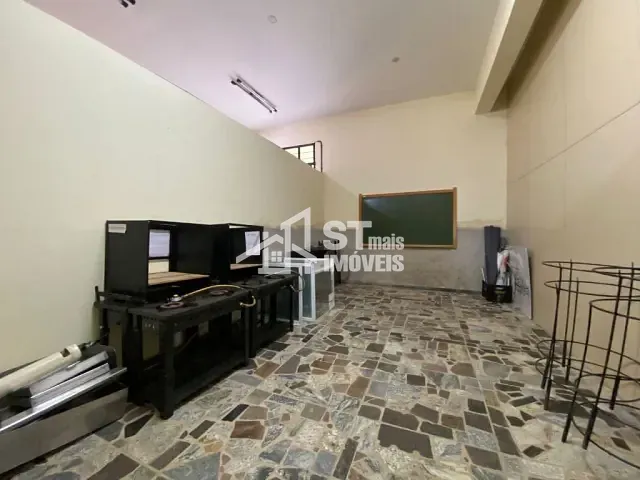 Galpão / Barracão com 630m², para alugar, no bairro Vila Buzato em Andradas