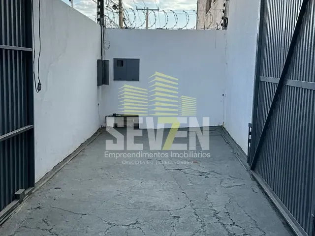 Galpão / Barracão com 350m², para alugar, no bairro Jardim Brasil em Bauru