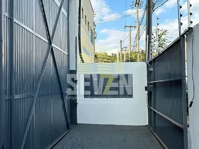 Galpão / Barracão com 350m², para alugar, no bairro Jardim Brasil em Bauru