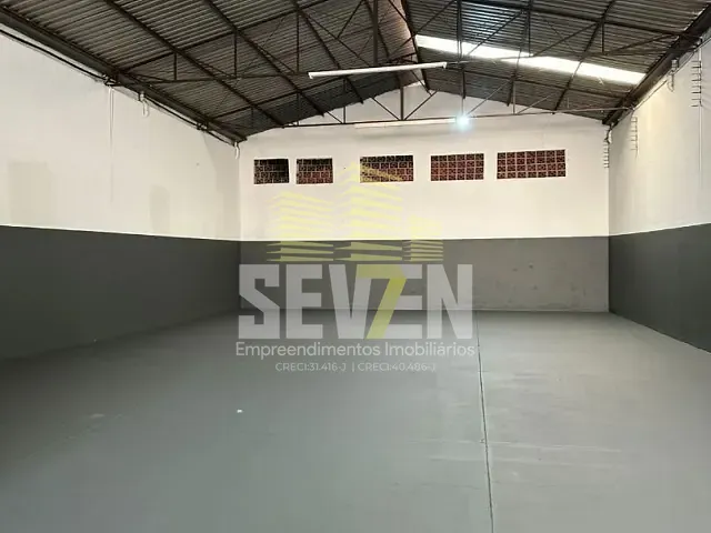 Galpão / Barracão com 350m², para alugar, no bairro Jardim Brasil em Bauru